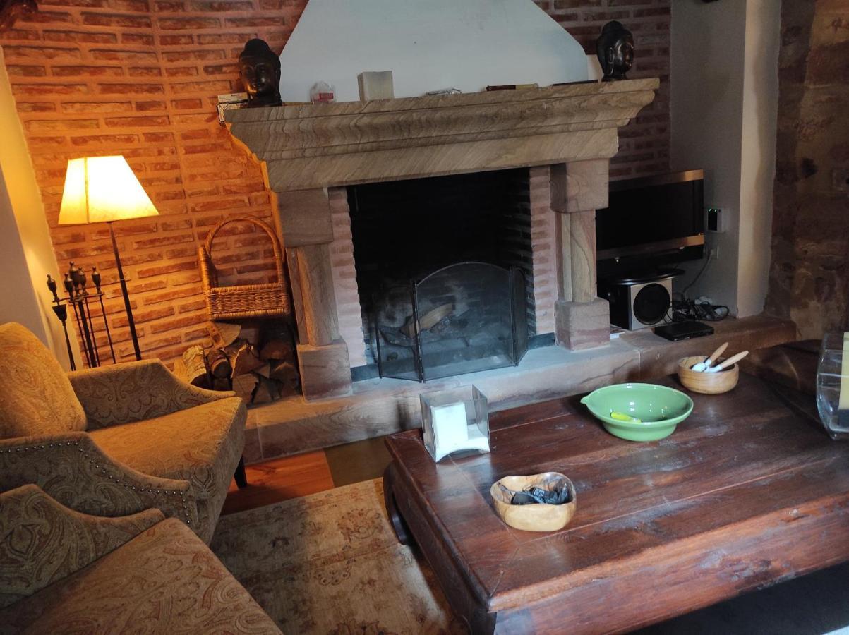 El Capricho De Valganon Apartment ภายนอก รูปภาพ
